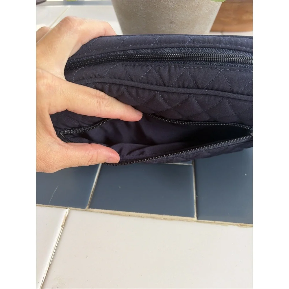 Vera Bradley Navy Quilted ID Cosmetic Bag NWOT (D3)